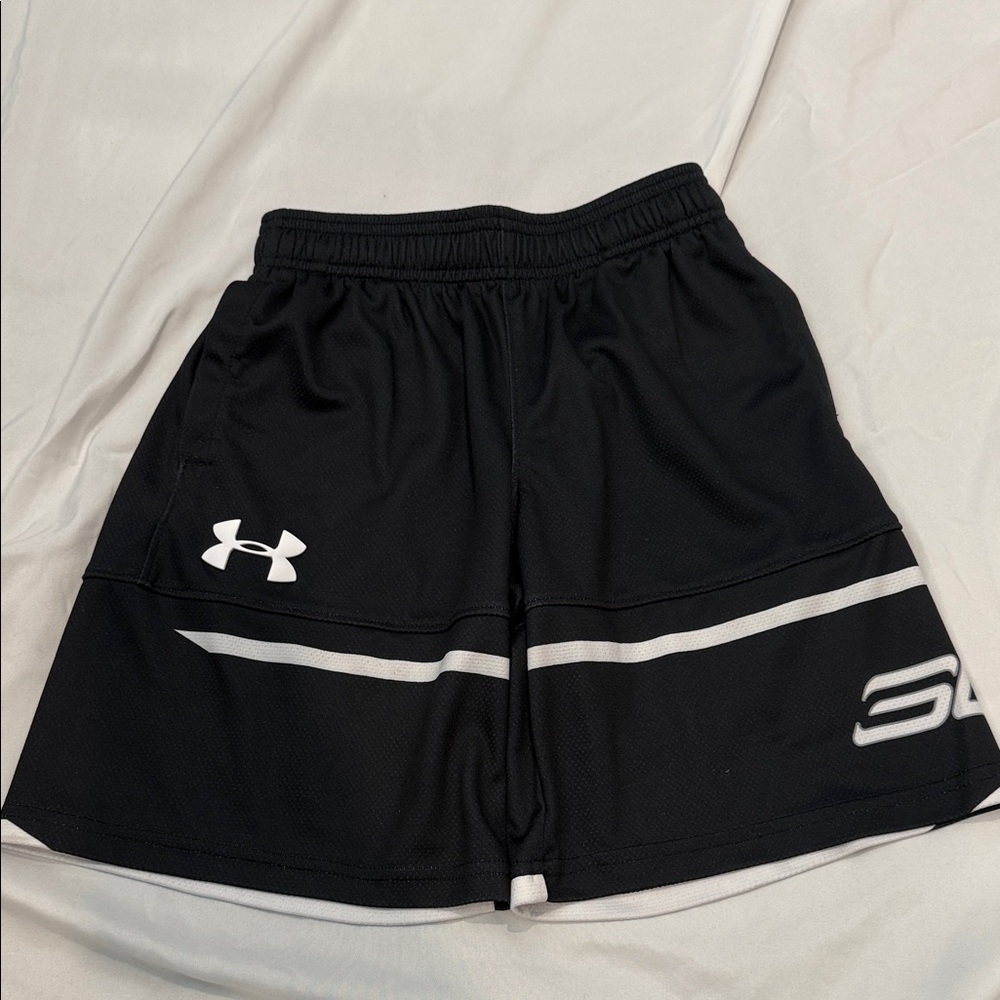 Boys Steph Curry Under Armour Black and White Athletic Shorts size XS